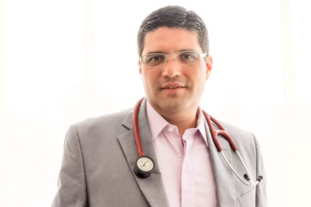 Dr. Guihovany García